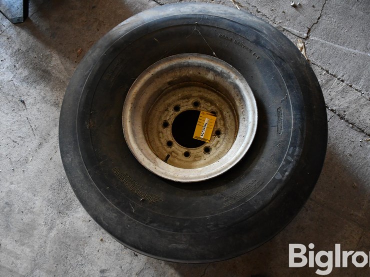 armstrong-16.5l-16.1-tire-on-8-bolt-rim-image-9