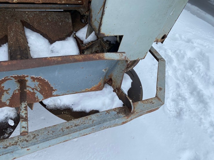 stoltzfus-lime-spreader-image-22