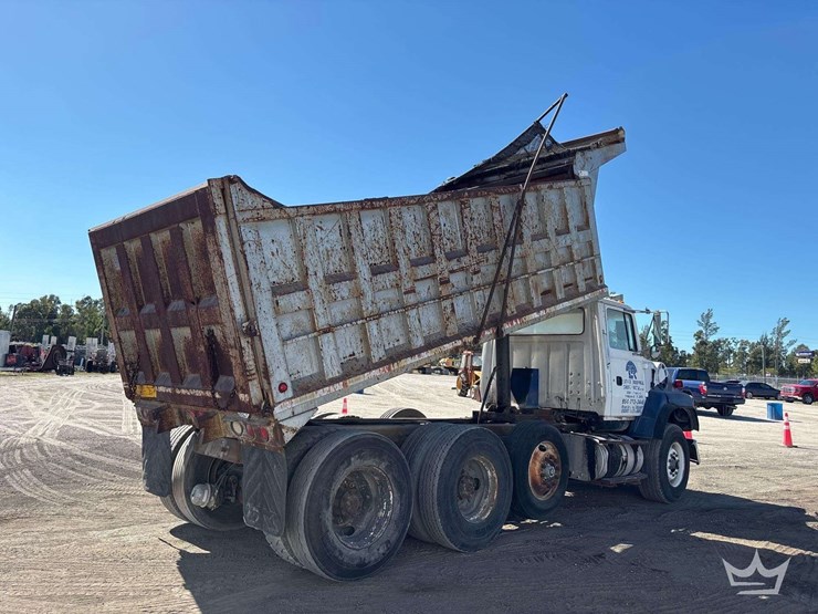 1993-ford-ls9000-image-3