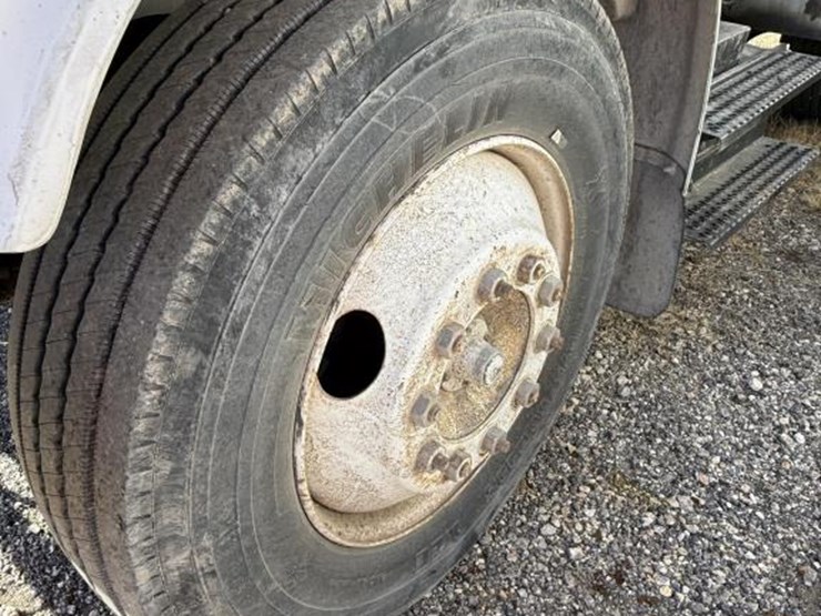 1992-international-4700-image-7