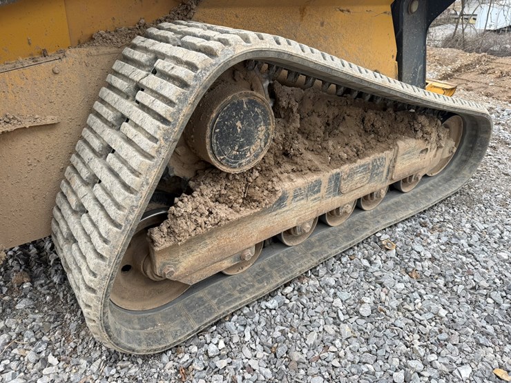 2015-deere-333e-image-43