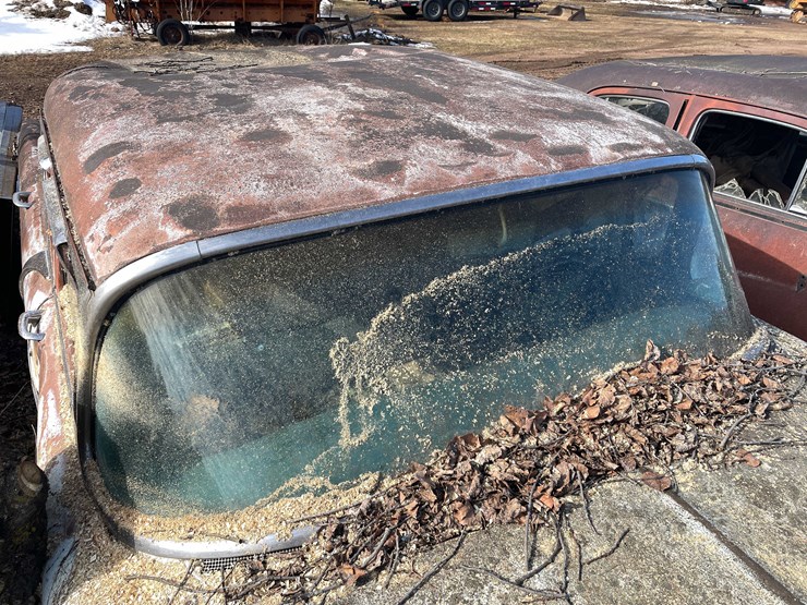 #13026-•-(1)-vintage-truck-and-(2)-vintage-cars-(no-title)-image-84