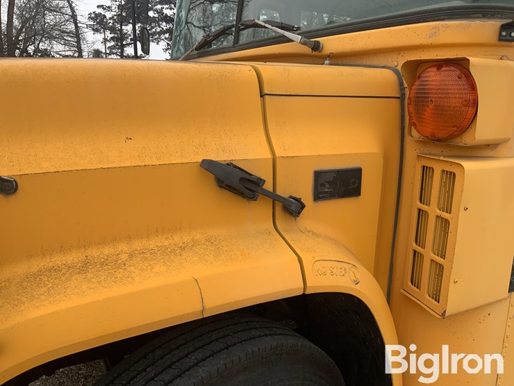 1987-chevrolet-bluebird-image-14