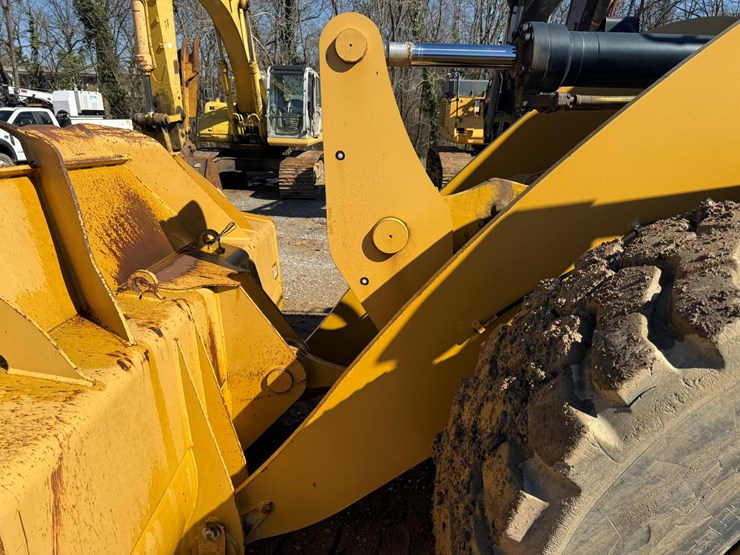 2012-caterpillar-950k-image-17