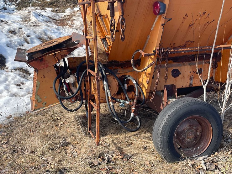 #13023-•-henderson-chief-spreader-image-22