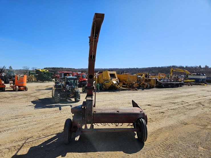 new-holland-33-image-4