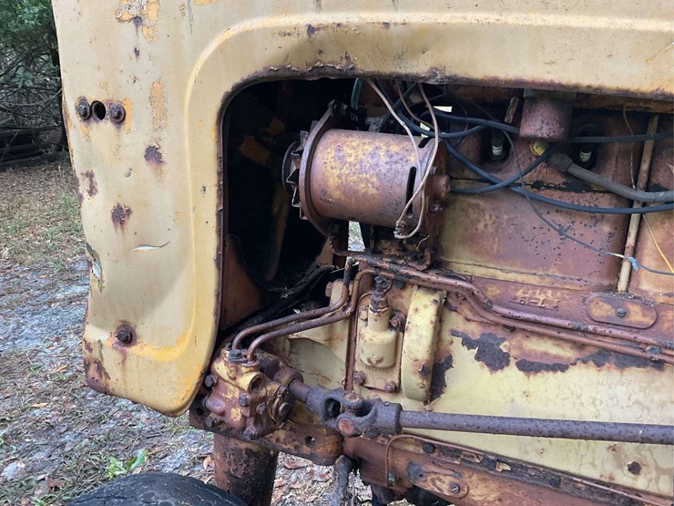 minneapolis-moline-parts-tractor-image-16