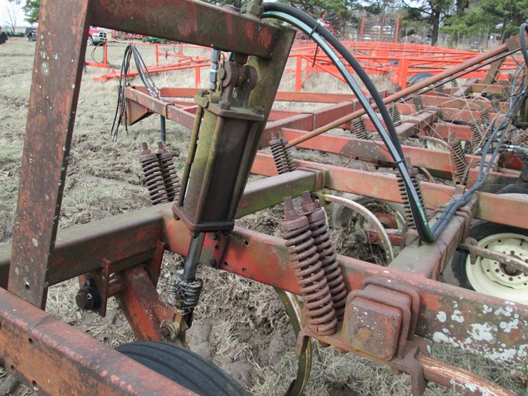 #27335-•-26'-chisel-plow-image-8