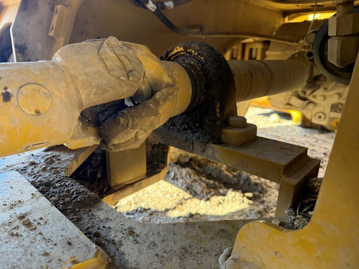 2012-caterpillar-950k-image-56