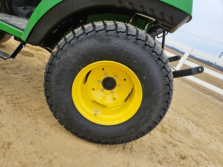 2025-john-deere-2038r-image-38