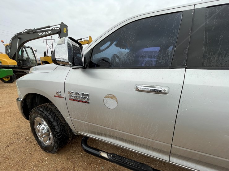 2014-dodge-2500-image-80