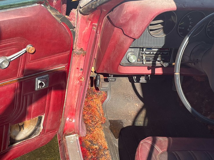 #13066-•-1977-ford-ltdll-(no-title)-image-30