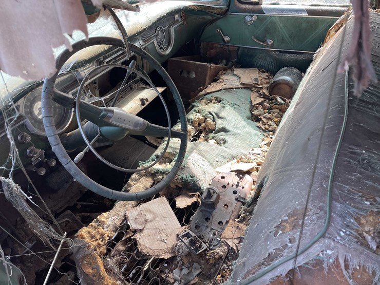 #13026-•-(1)-vintage-truck-and-(2)-vintage-cars-(no-title)-image-105