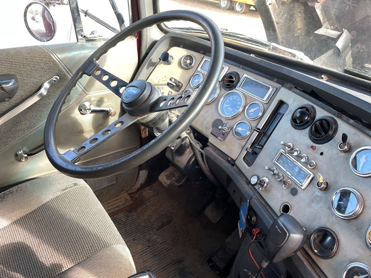 1994-ford-lts9000-image-32