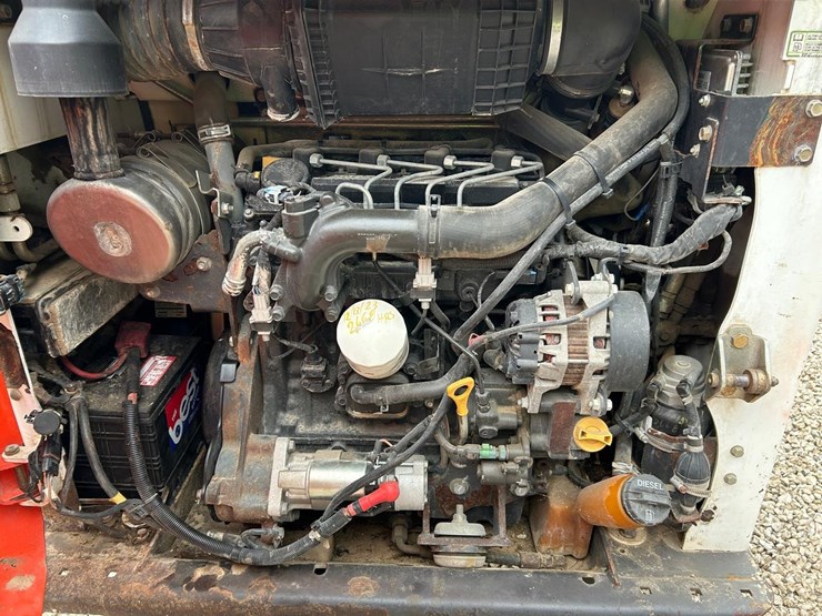 2017-bobcat-t450-image-16