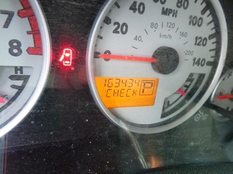 2016-nissan-frontier-image-28