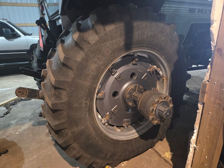 1979-white-2-155-image-25