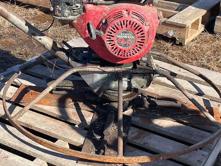 #13081-•-walk-behind-power-trowel-image-3