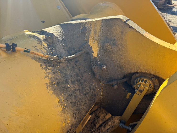 2012-caterpillar-950k-image-16