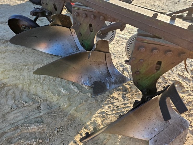 john-deere-125-image-15