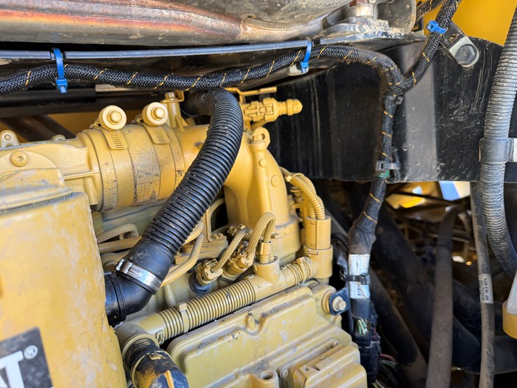 2016-caterpillar-938m-image-47