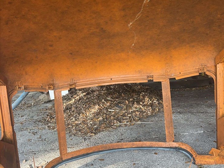 minneapolis-moline-udlx-cab-image-54