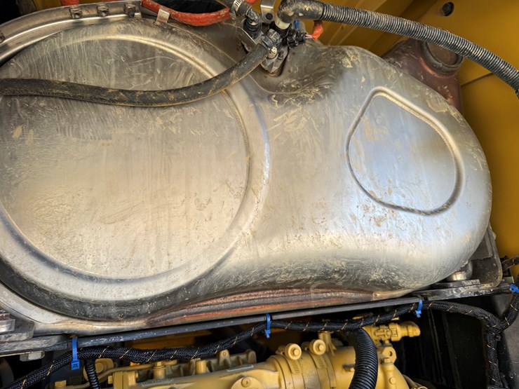 2016-caterpillar-938m-image-48