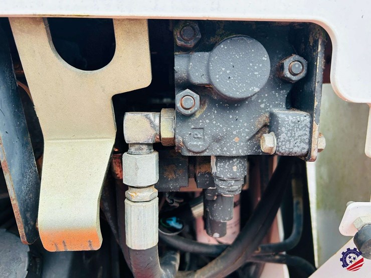 2008-bobcat-mt52-image-34