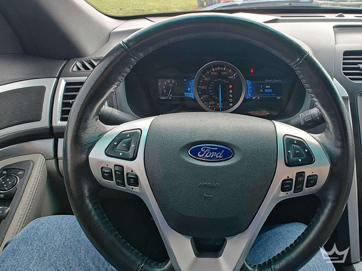 2012-ford-explorer-image-16