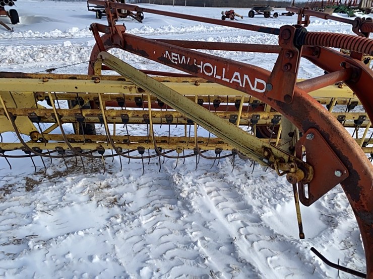 new-holland-260-image-22