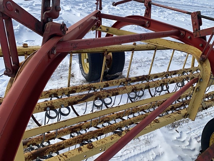 new-holland-258-image-15