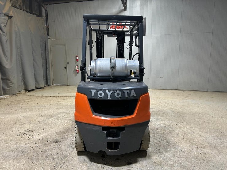 2020-toyota-8fgu25-image-3