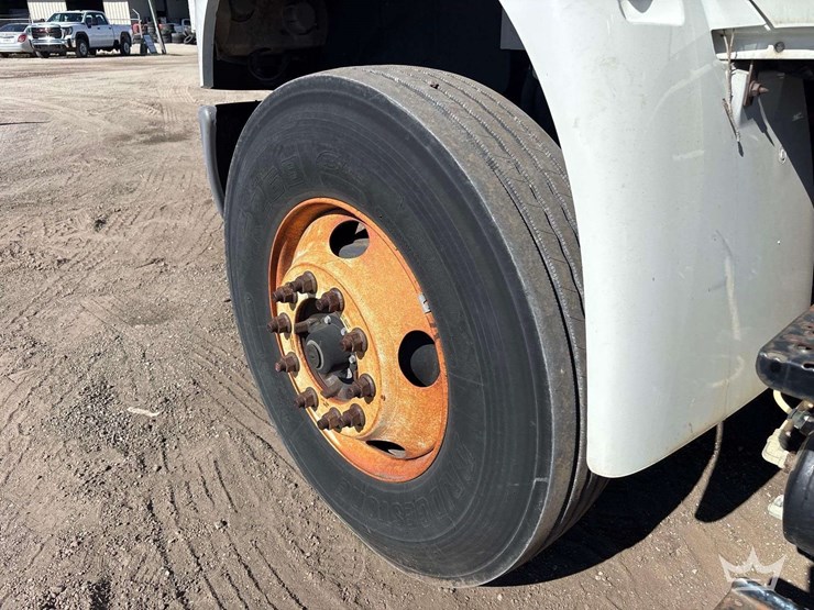 2014-international-durastar-4300-image-37