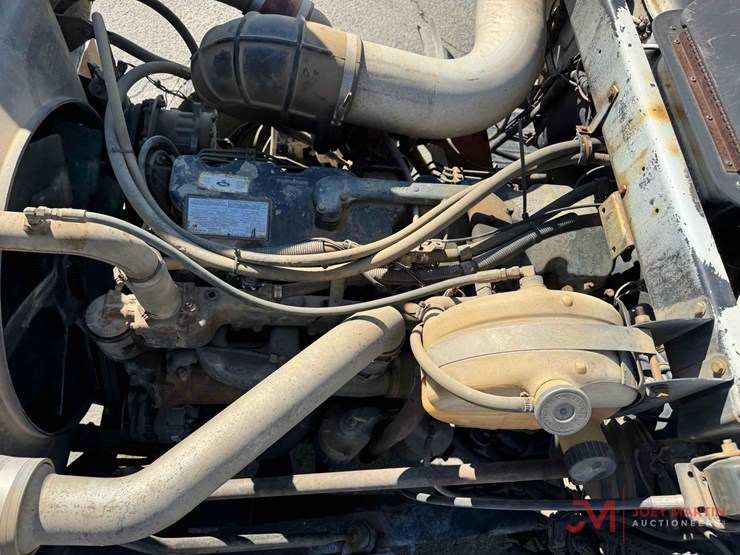 1998-mack-rd688s-image-21