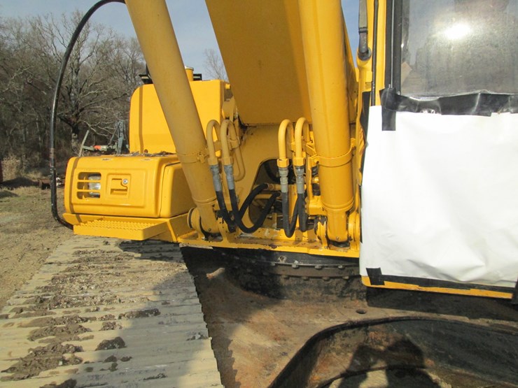 deere-200-lc-image-34