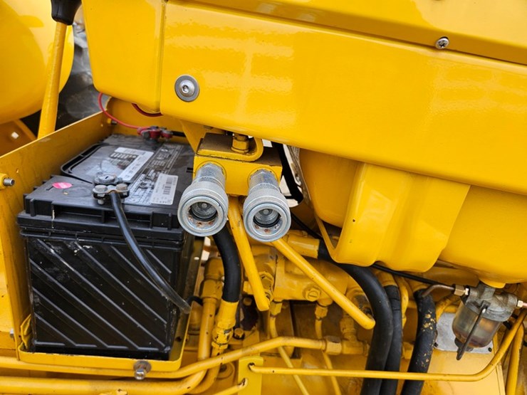 #47-•-international-2506-tractor-image-12