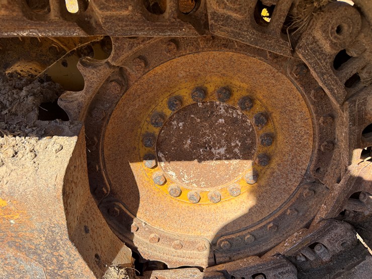 2006-deere-700j-image-55