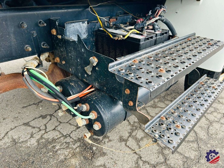 2012-international-durastar-4300-image-42