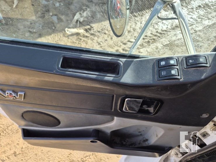 1994-western-star-semi-tractor-9209-image-17