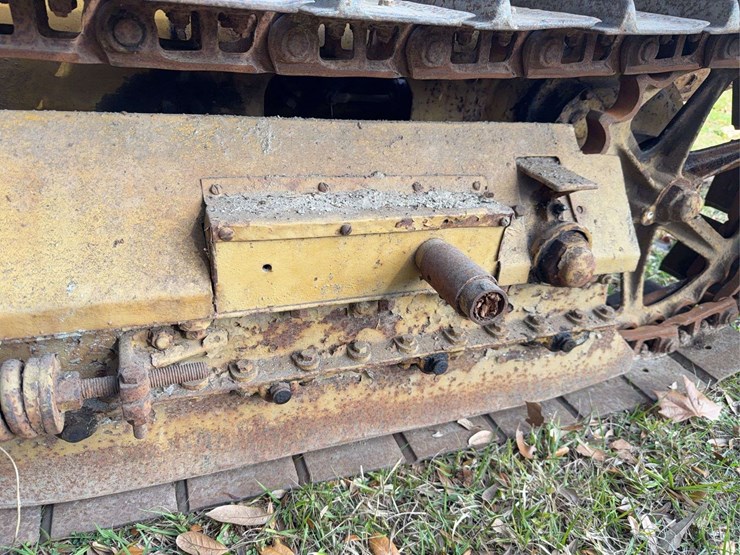 caterpillar-ten-gas-crawler-image-32