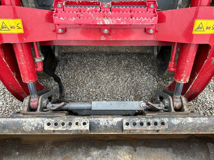 2022-takeuchi-tl12v2-image-10