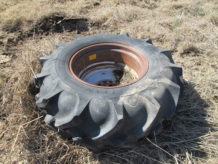 #27293-•-titan-18.4-26-tire-image-1