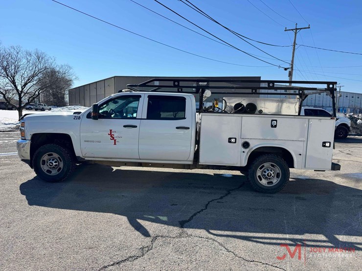 2017-chevrolet-2500-image-5