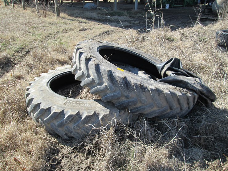 #27295-•-lot-of-(2)-380/90r46-tires-image-2