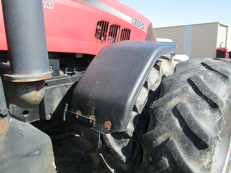 case-ih-magnum-305-image-17