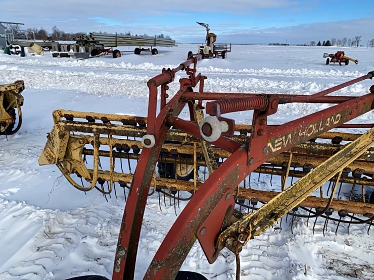 new-holland-258-image-7