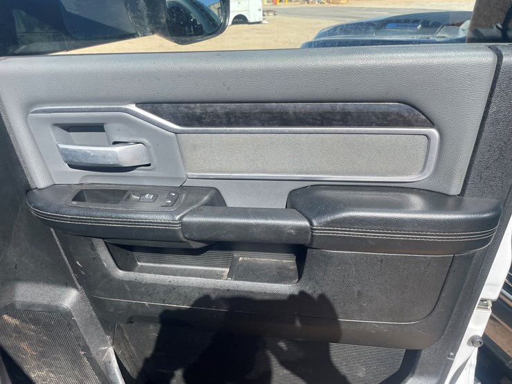 2022-dodge-2500-image-49