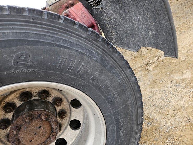 2006-peterbilt-379-image-31