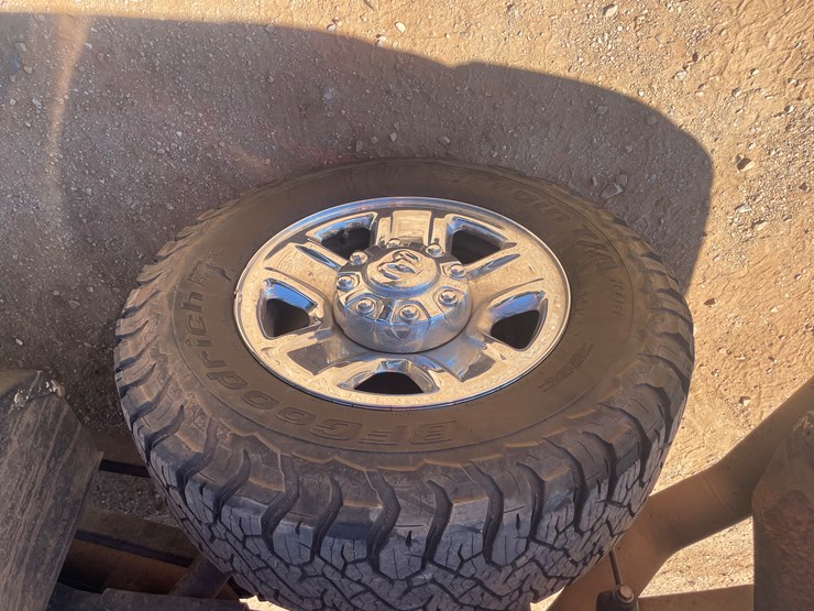 2022-dodge-2500-image-18