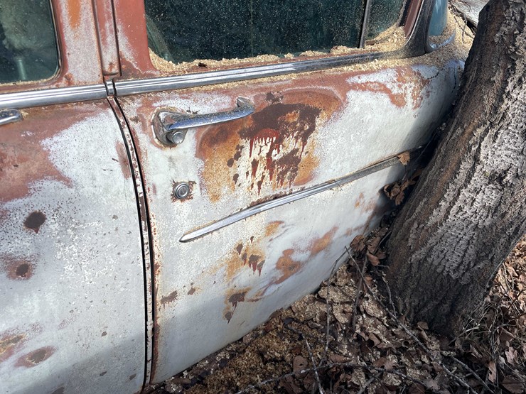 #13026-•-(1)-vintage-truck-and-(2)-vintage-cars-(no-title)-image-86